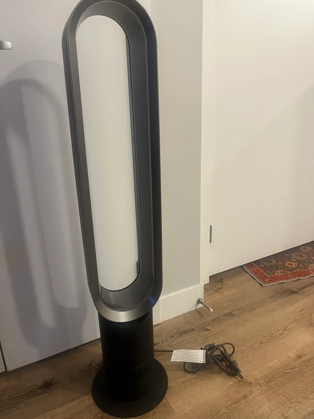 Dyson AM07 Tower Fan - Silver image indicator(3)