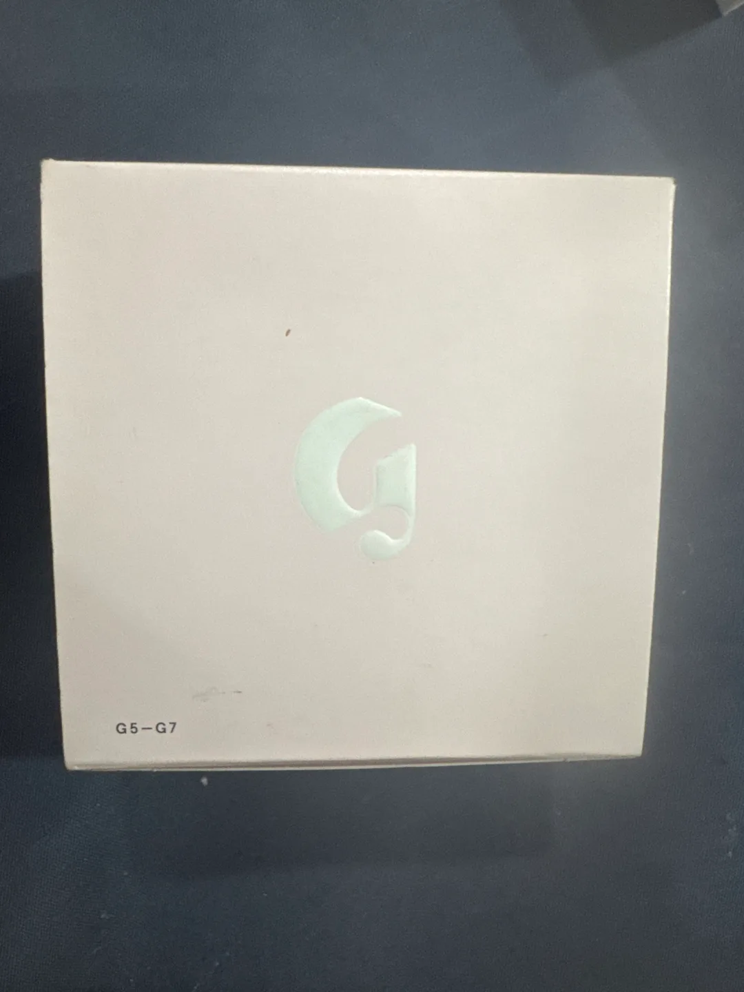 Glossier Wowder Weightless Finishing Powder image indicator(2)