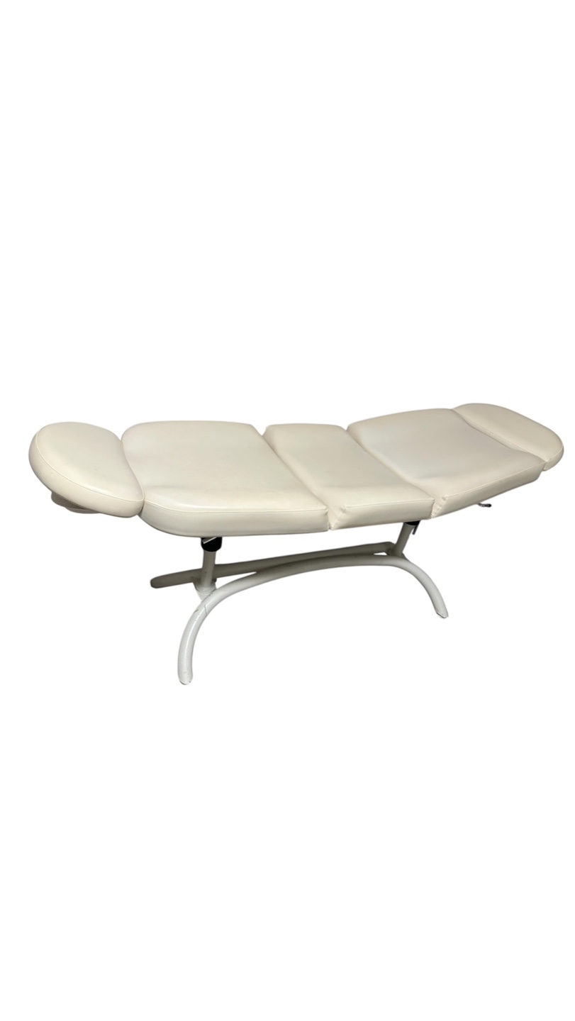 Three-section Massage Table - Excellent Condition - photo 2