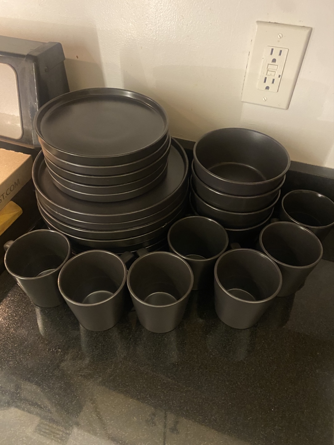 Stone Lain 16-Piece Coupe Dinnerware Set