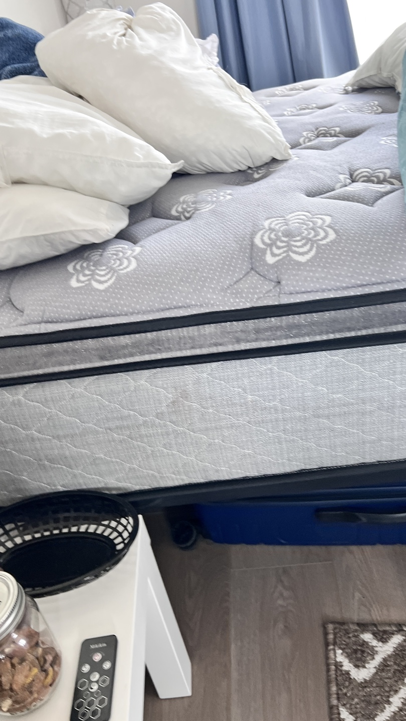 Queen Mattress 12 inch - photo 3