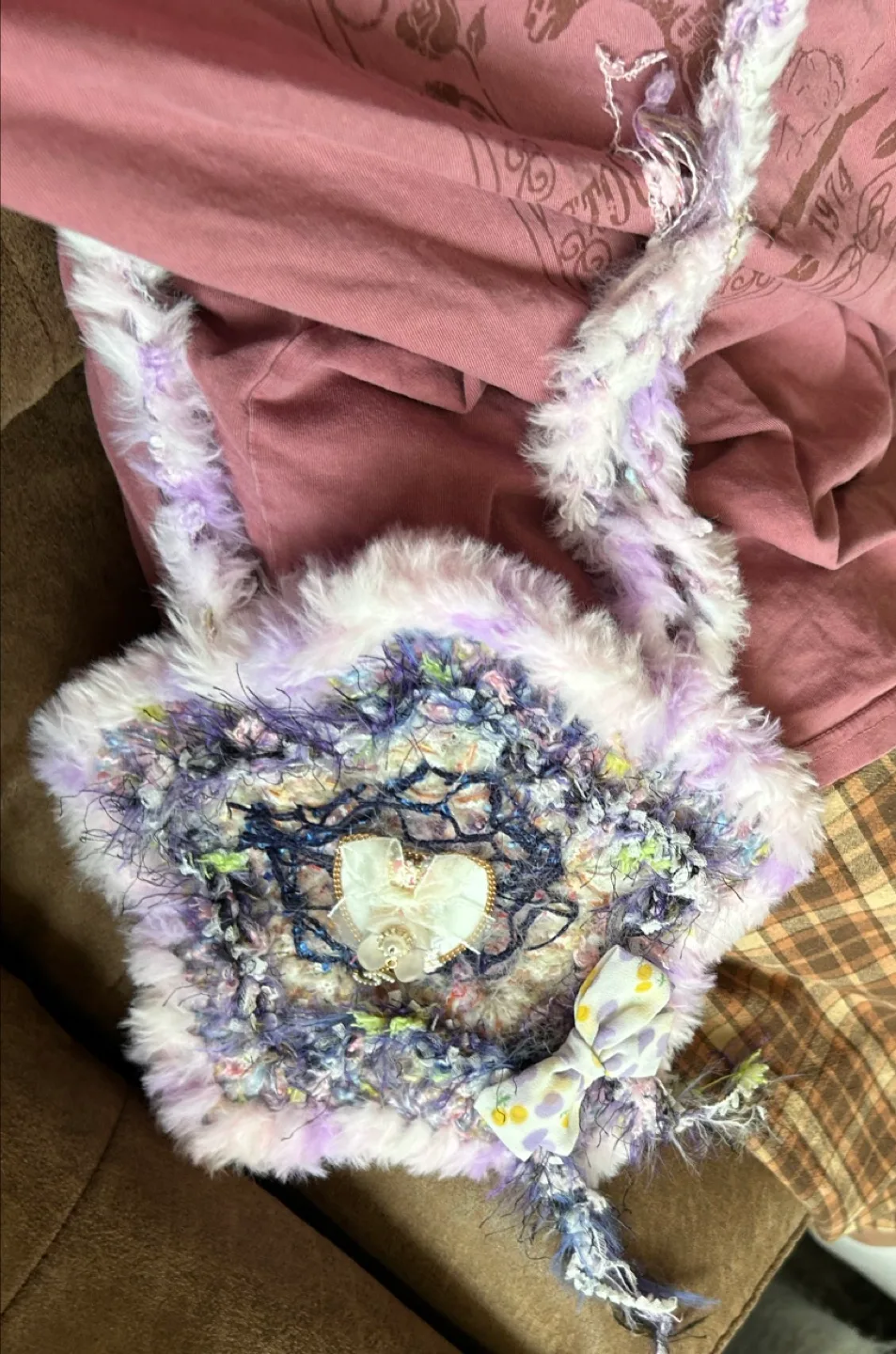 Unique Handmade Star-Shaped Fluffy Shoulder Bag image indicator(3)