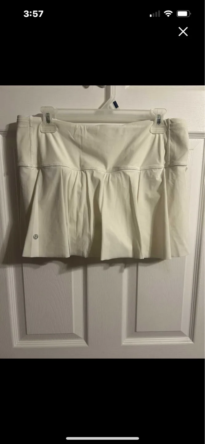 Lululemon White Tennis Skort image indicator(9)