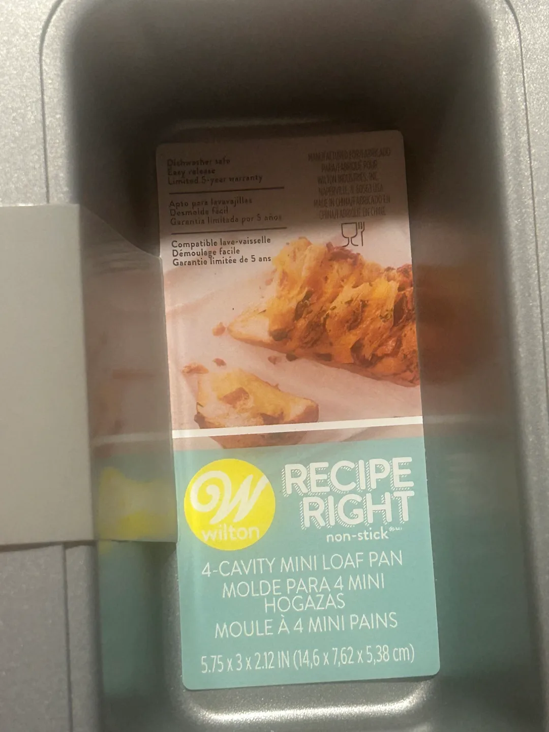 WILTON Non-Stick 4-Cavity Mini Loaf Pan image indicator(2)