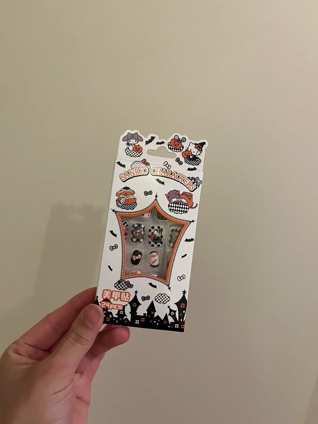 Kuromi nails and pouch image indicator(2)