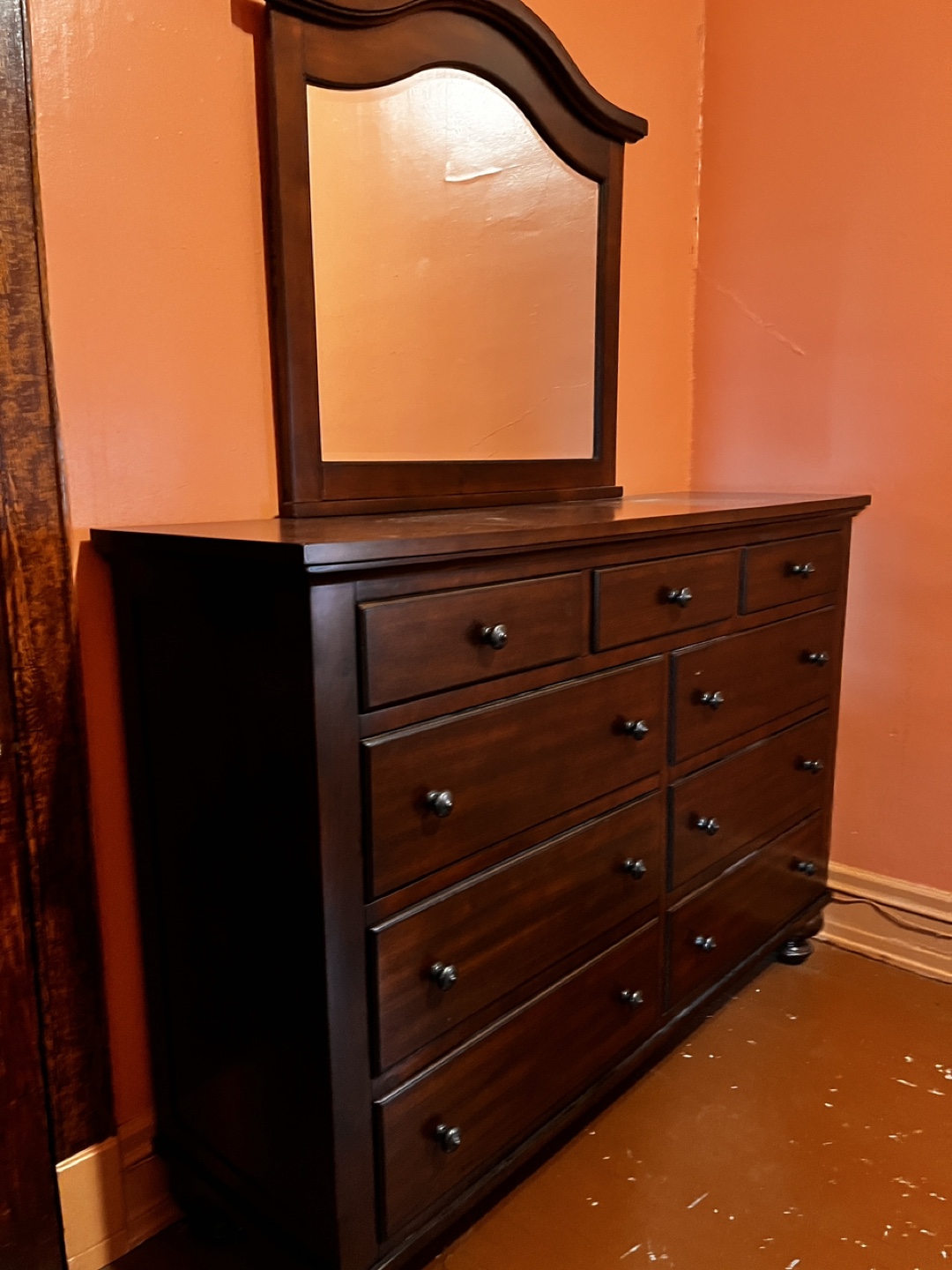 Dark Wood Bedroom Set: Dresser & Full-Size Bed Frame - photo 4