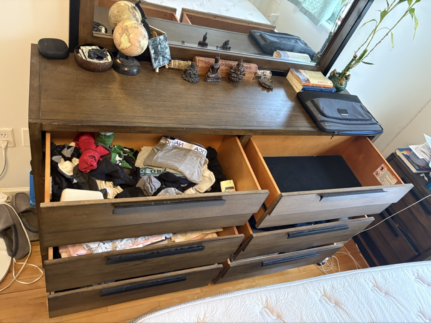 6-Drawer Dresser with Mirror - photo 2