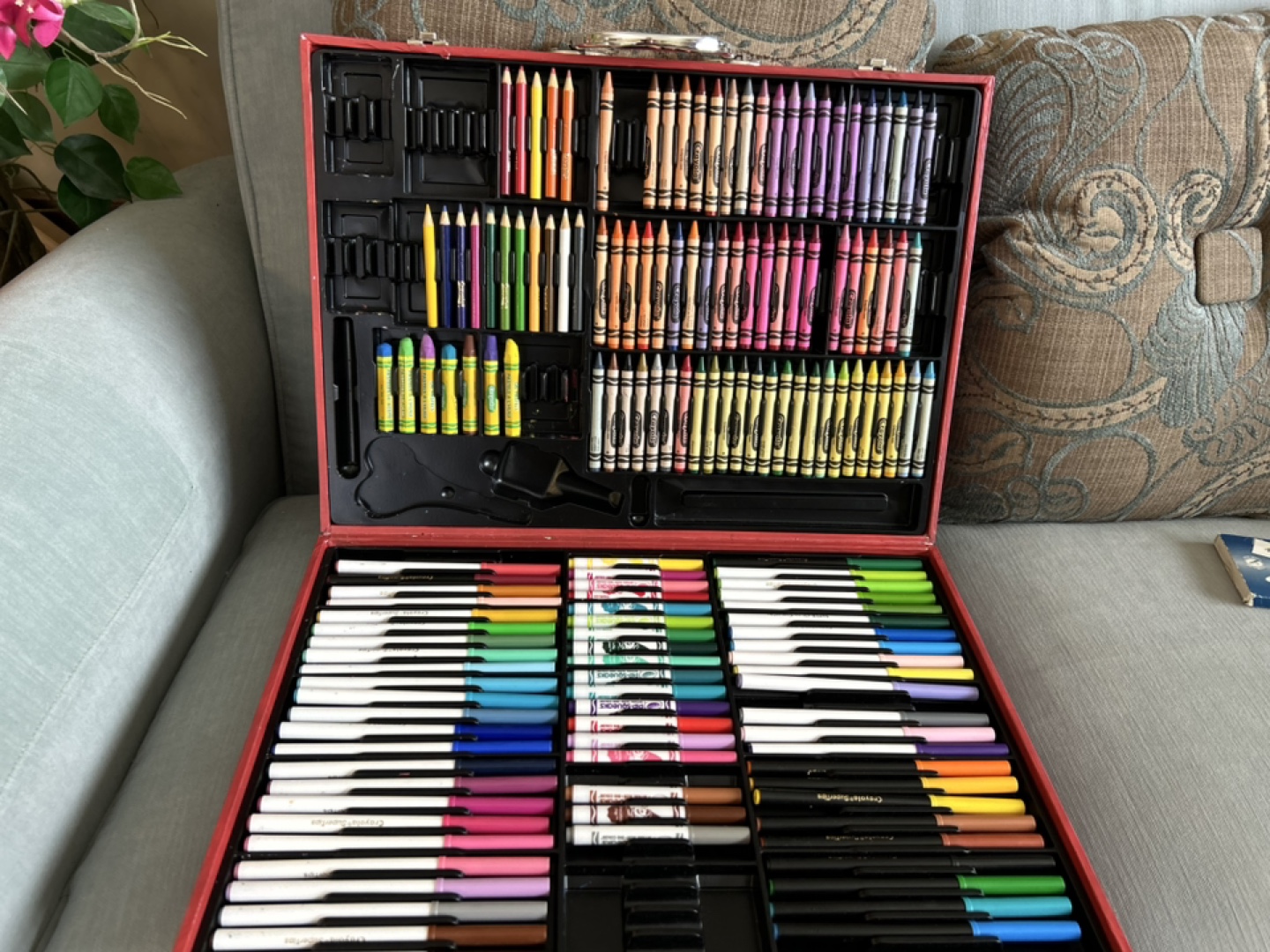 💚Art Supply Carry Case - Crayons, Markers, Pencils, Pastels