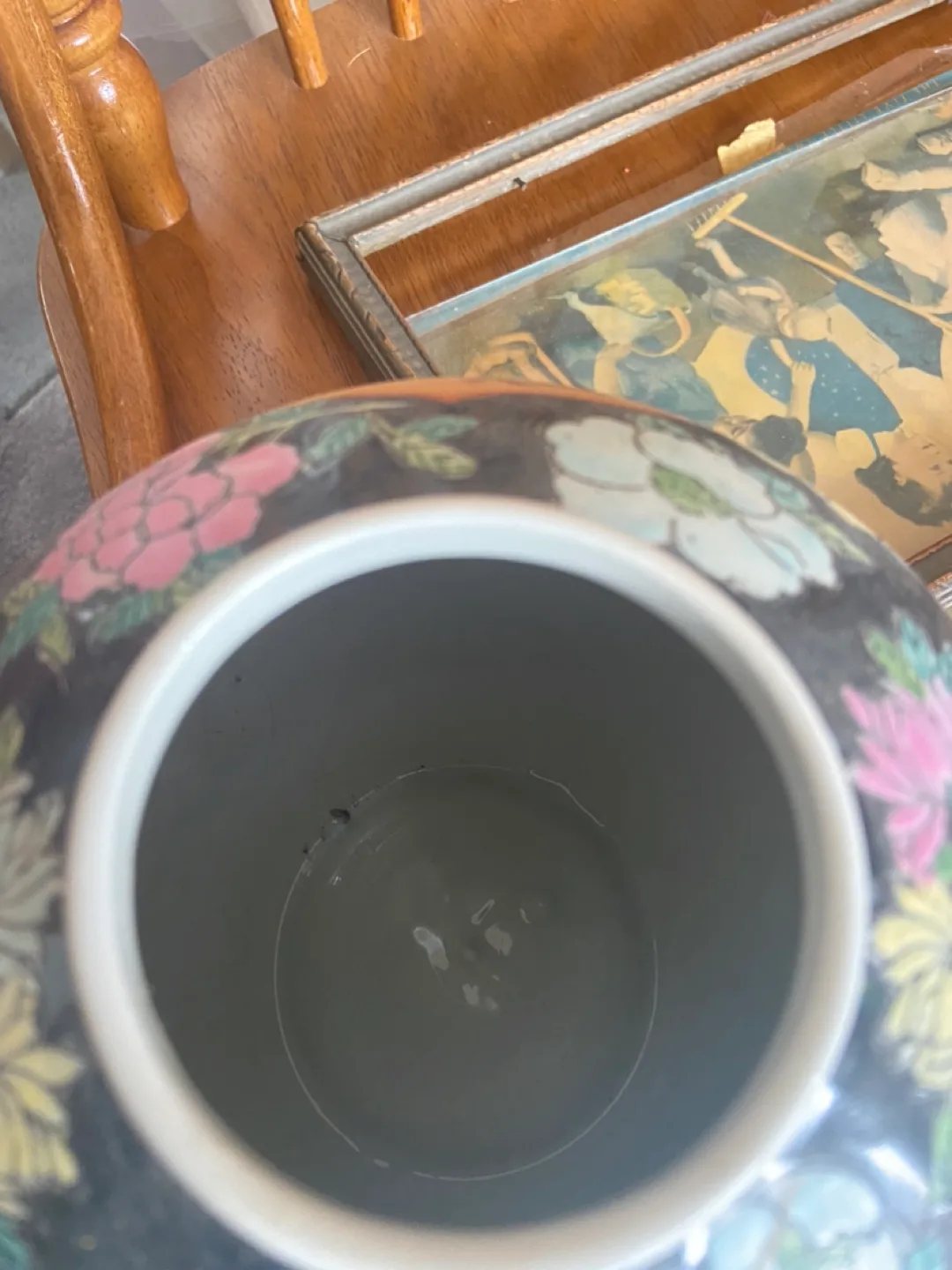 Vintage Asian-style Porcelain Jar with Lid Chinese image indicator(6)