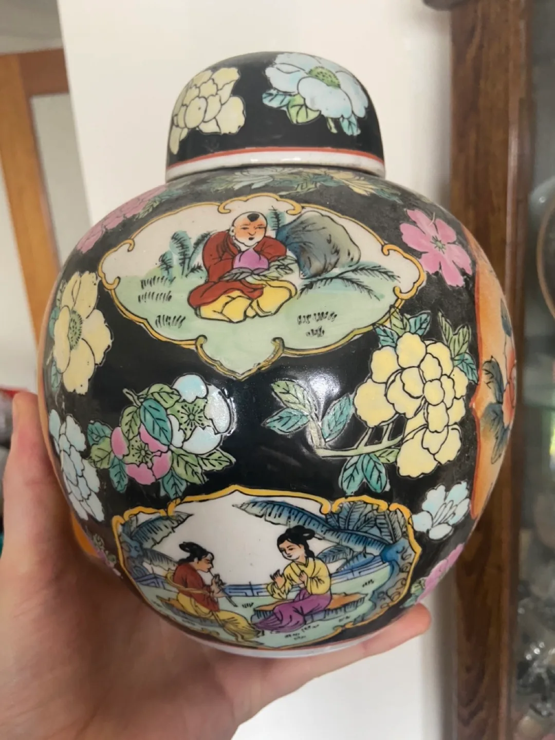 Vintage Asian-style Porcelain Jar with Lid Chinese image indicator(3)