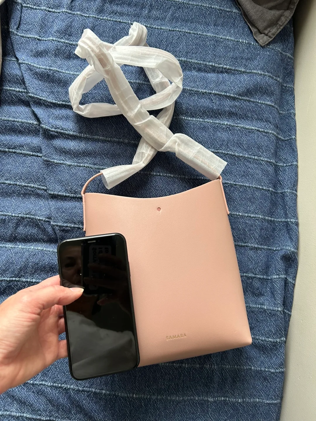 Samara vegan leather bag image indicator(2)