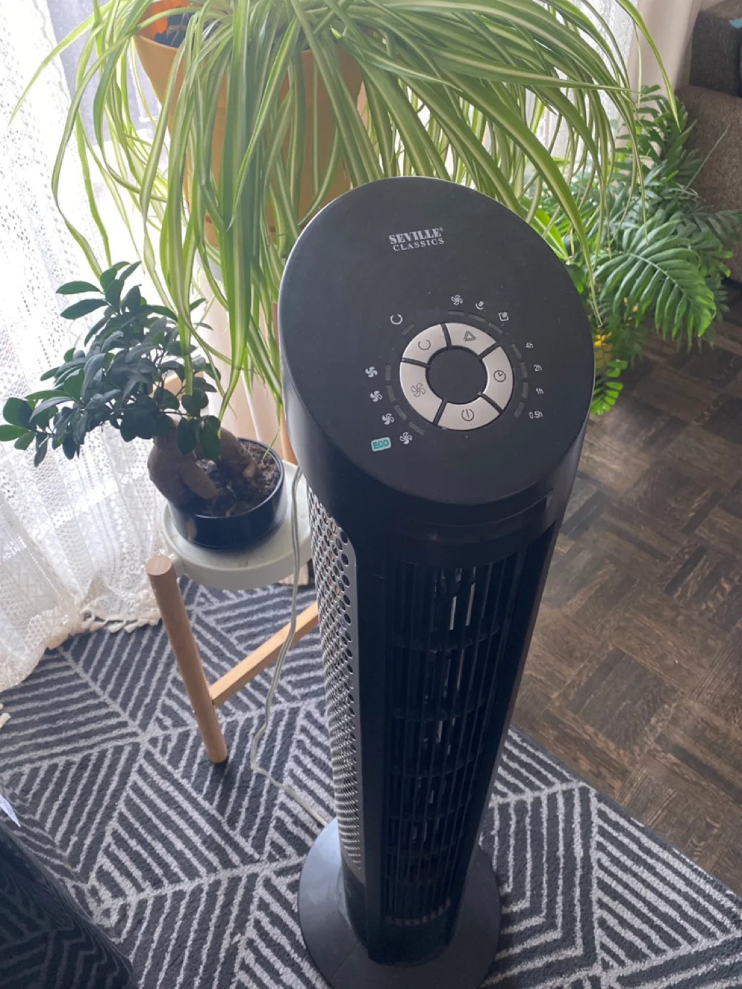 Seville Classics Ultra Slim Tower Fan image indicator(2)