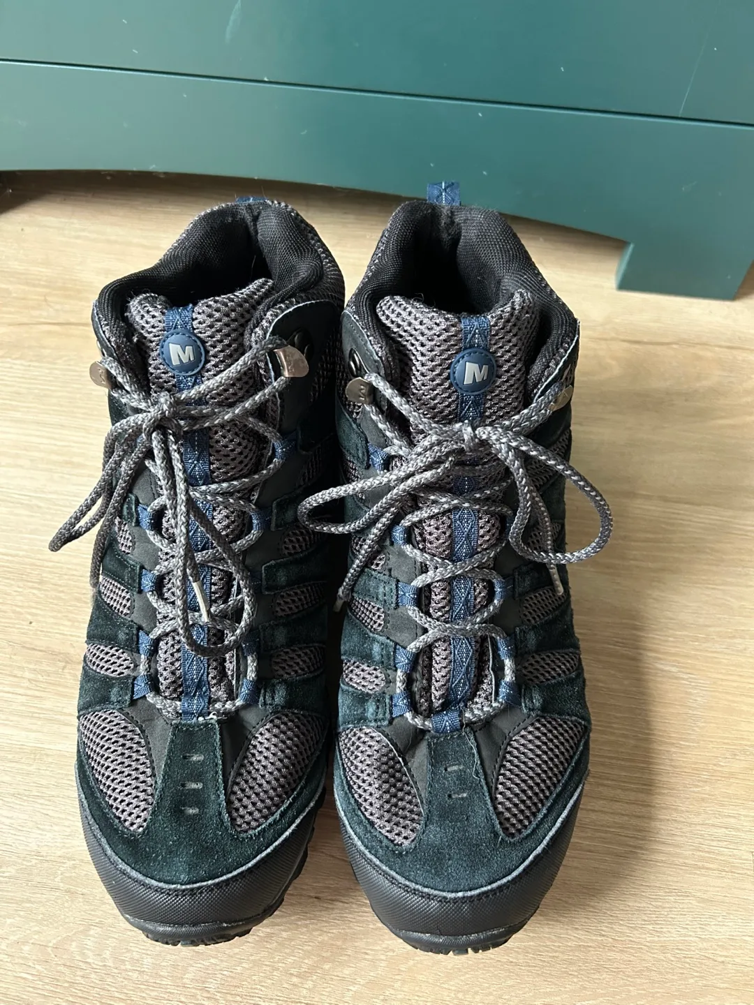 Men’s Size 12 Merrell Hiking Boots image indicator(3)