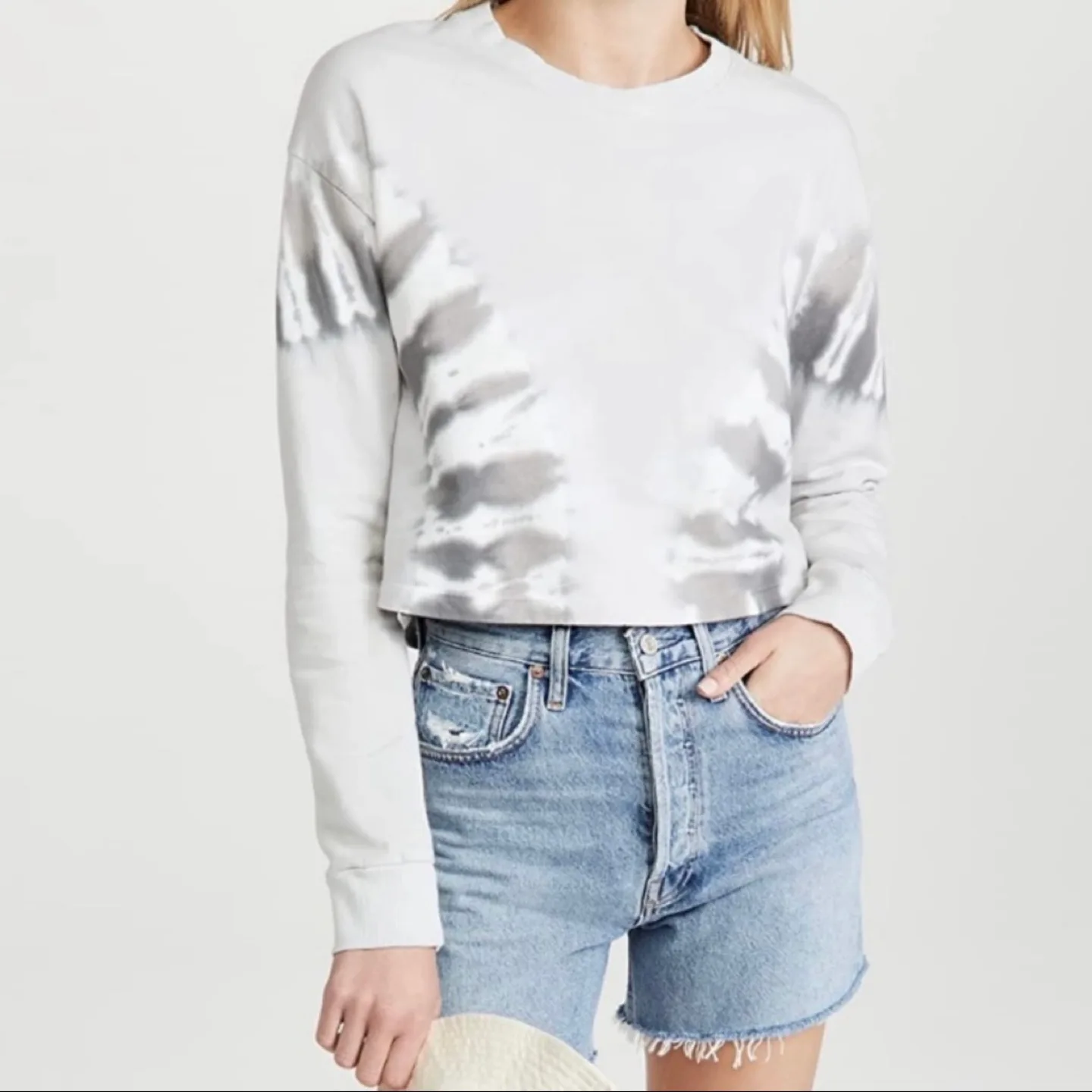 NWT Beyond Yoga Tie-Dye Cropped Sweatshirt & Shorts Set 💚 image indicator(2)