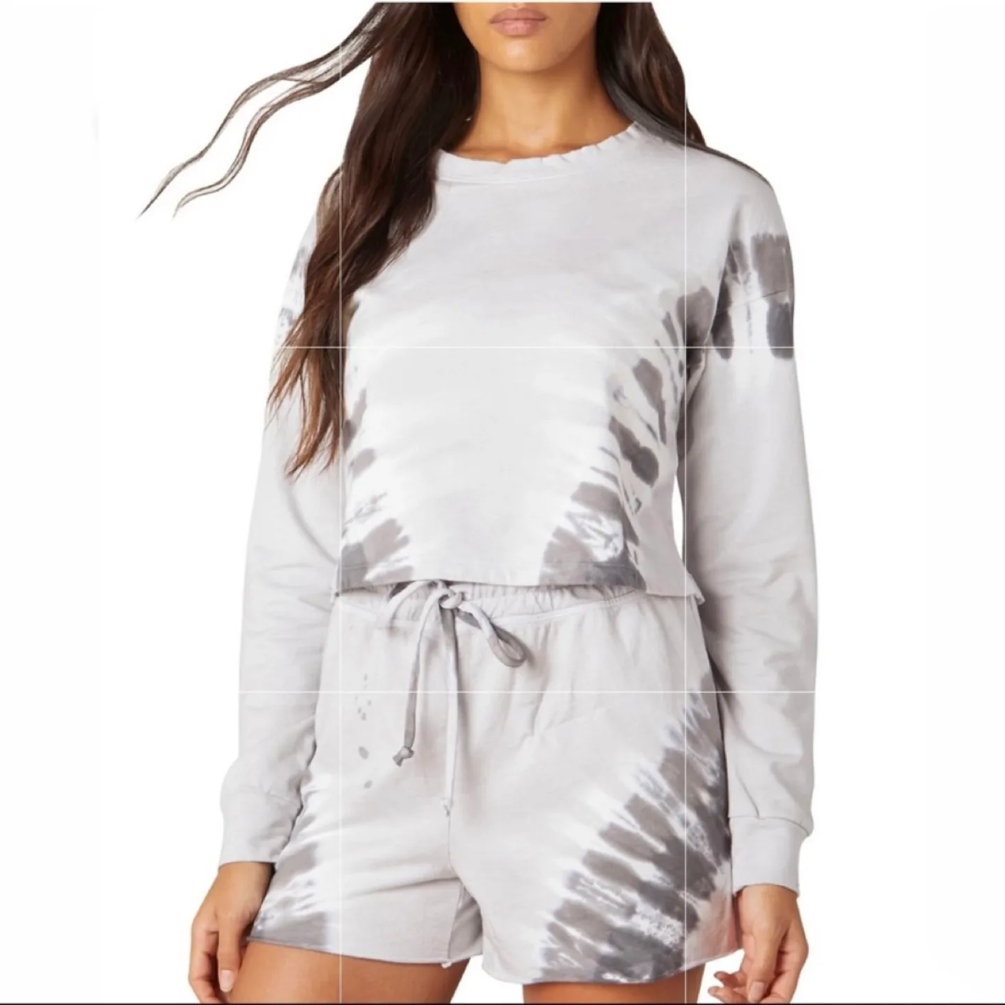 NWT Beyond Yoga Tie-Dye Cropped Sweatshirt & Shorts Set 💚 image indicator(4)