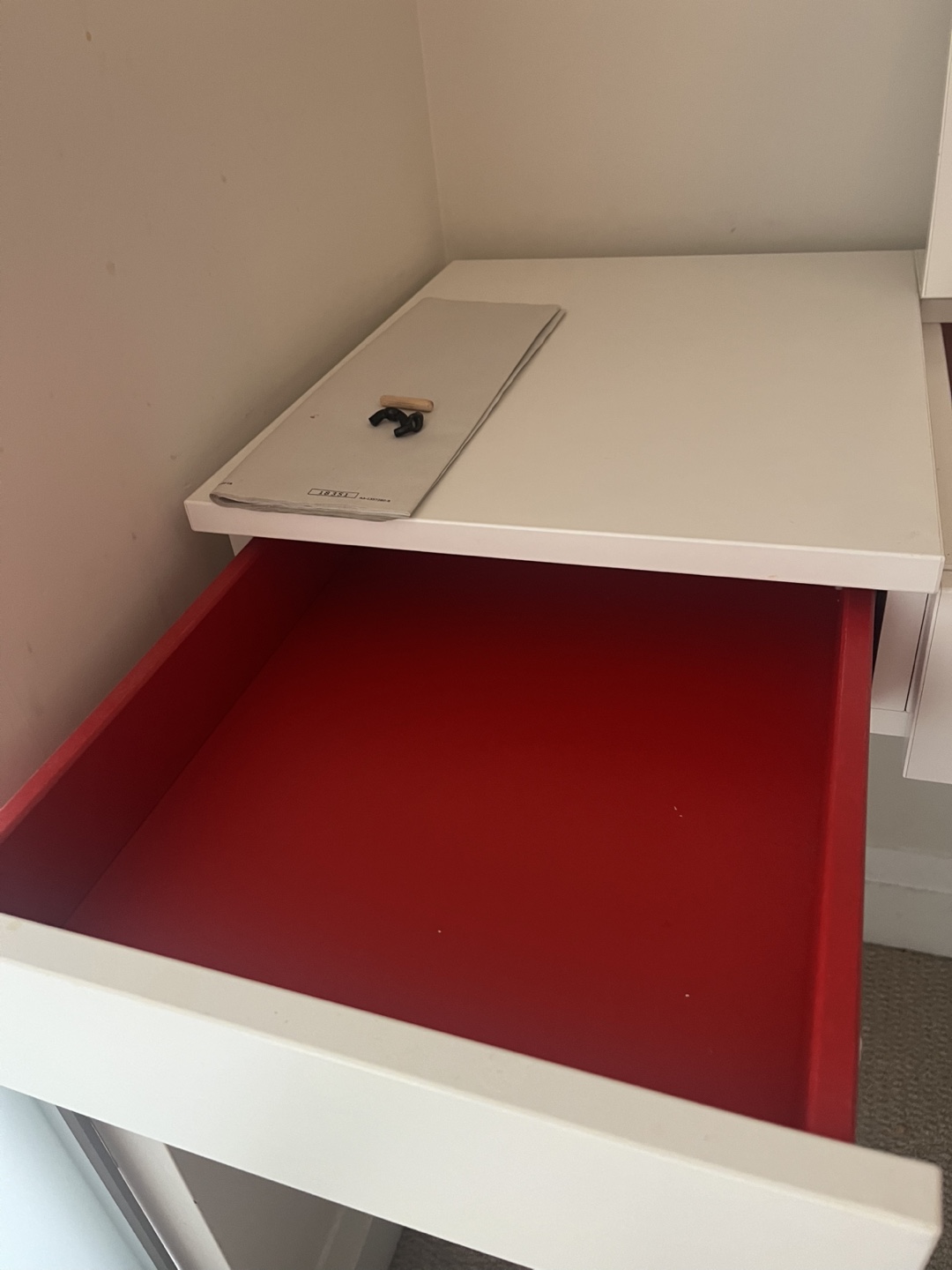 White Vanity Desk / Make up table with Mirror and Drawers - photo 2