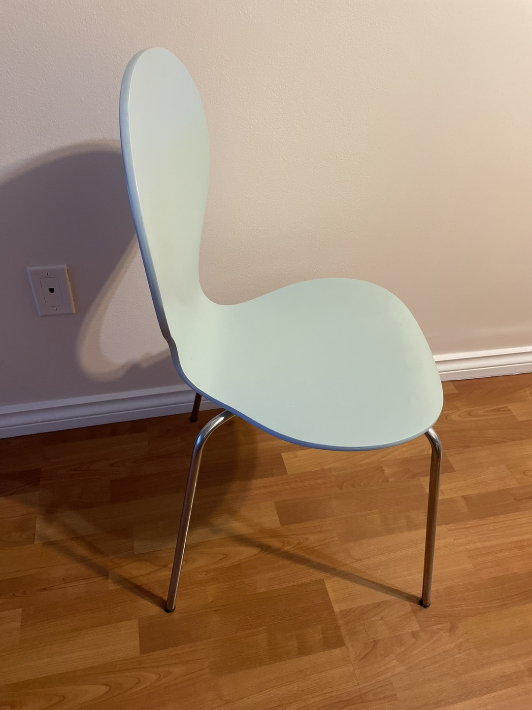 2 Mid-Century Modern Armchair and 4 Modern Chairs - photo 4