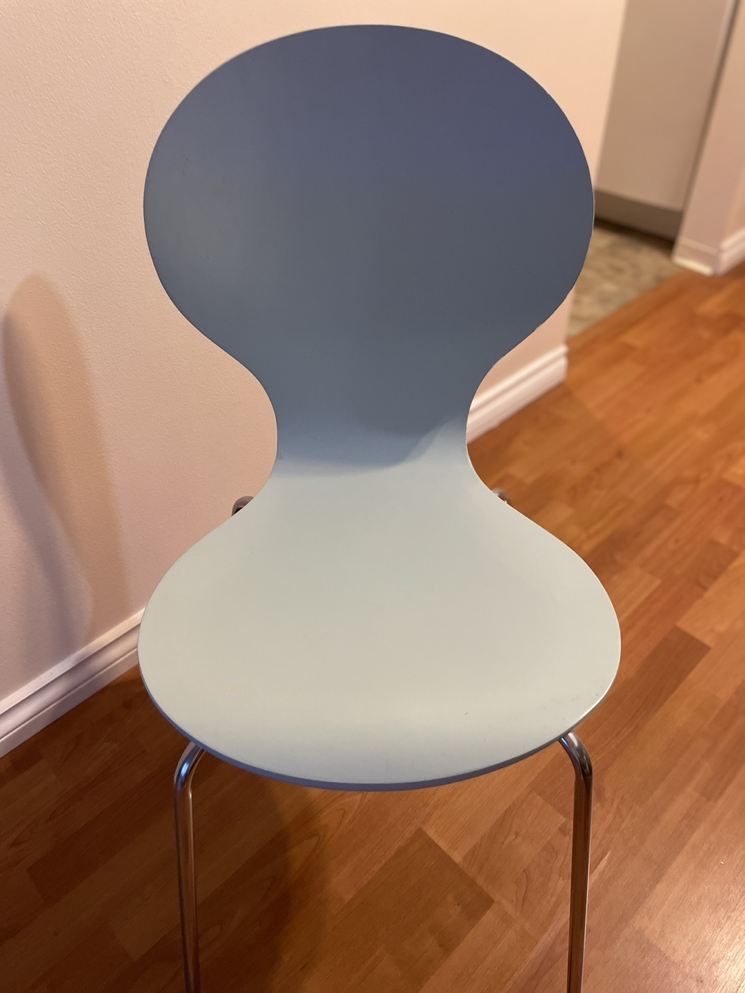 2 Mid-Century Modern Armchair and 4 Modern Chairs - photo 3