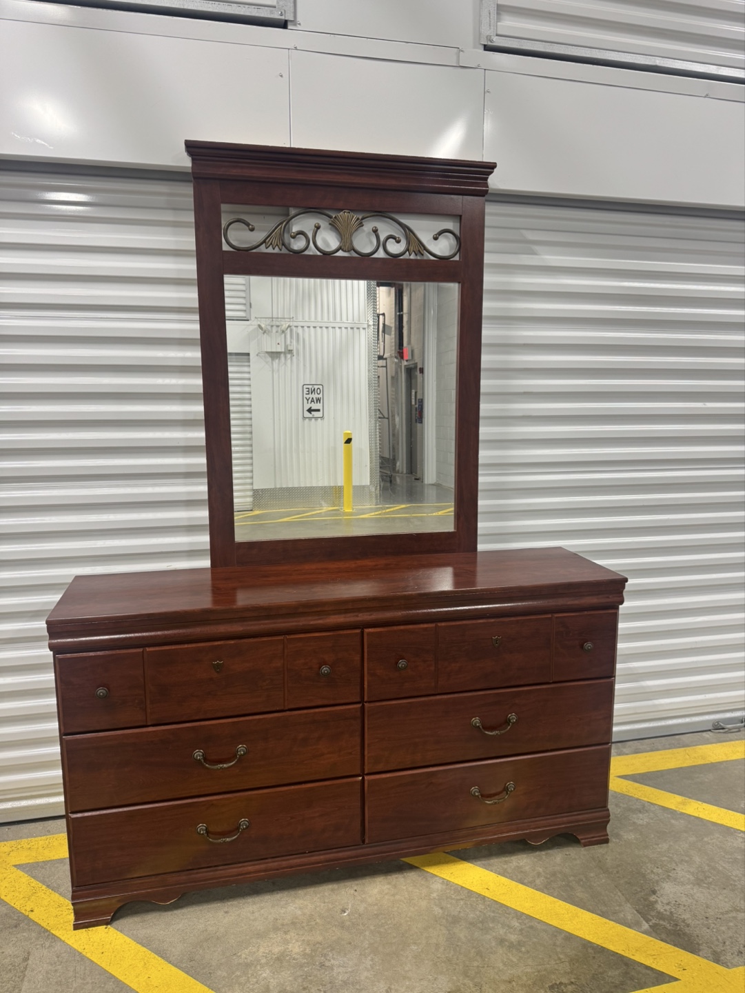 Free delivery Dresser with Mirror - photo 2