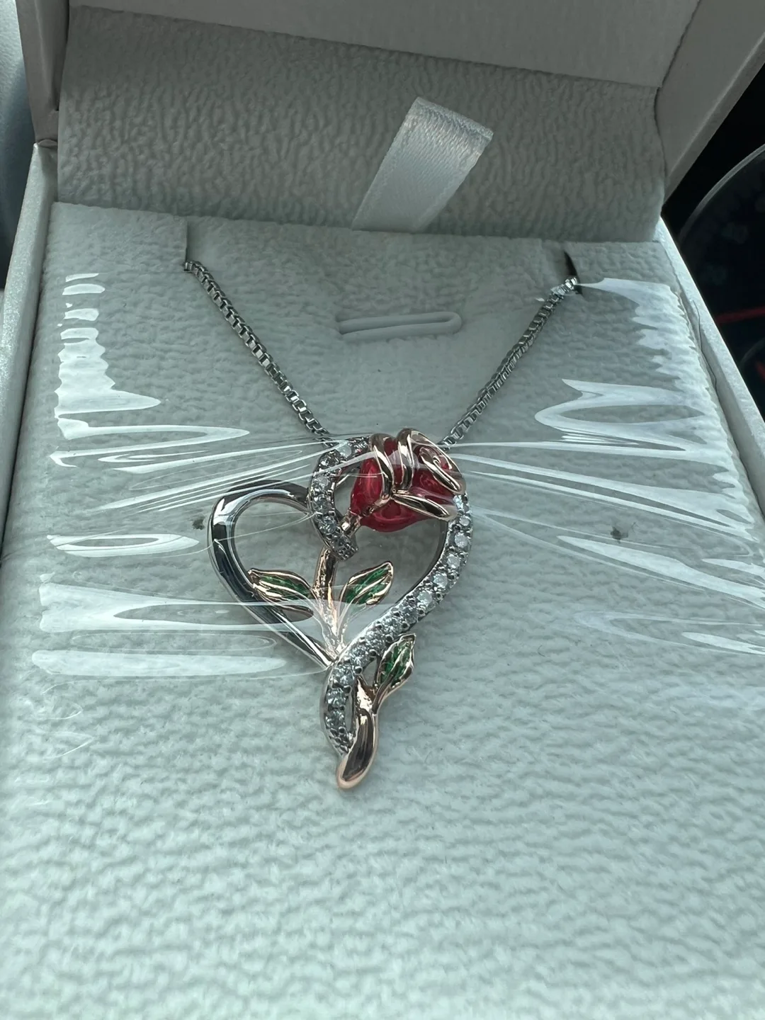 NEW 18K Rose Heart White Gold Pendant Necklace image indicator(3)