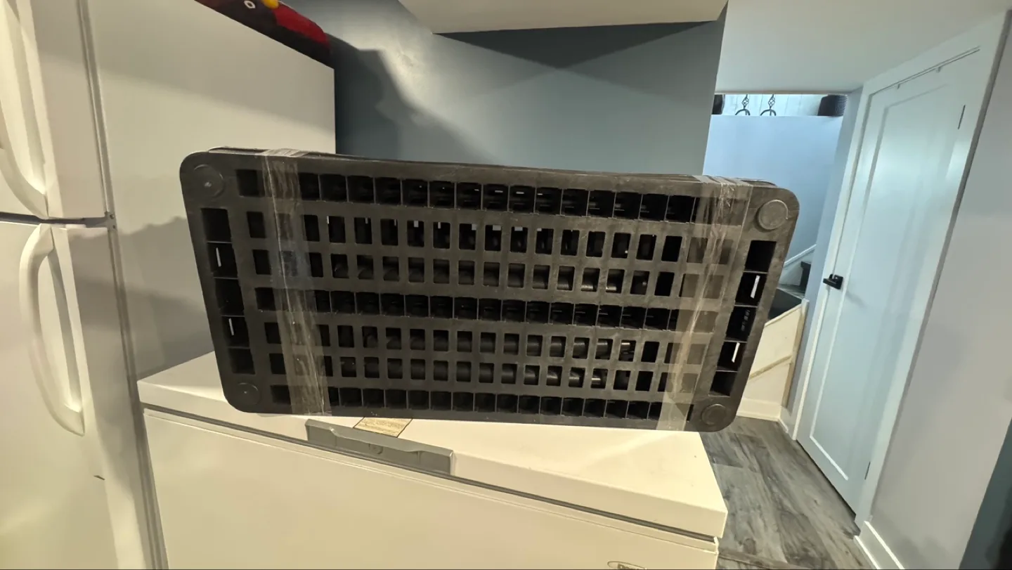 Stackable Plastic Storage Crates image indicator(2)