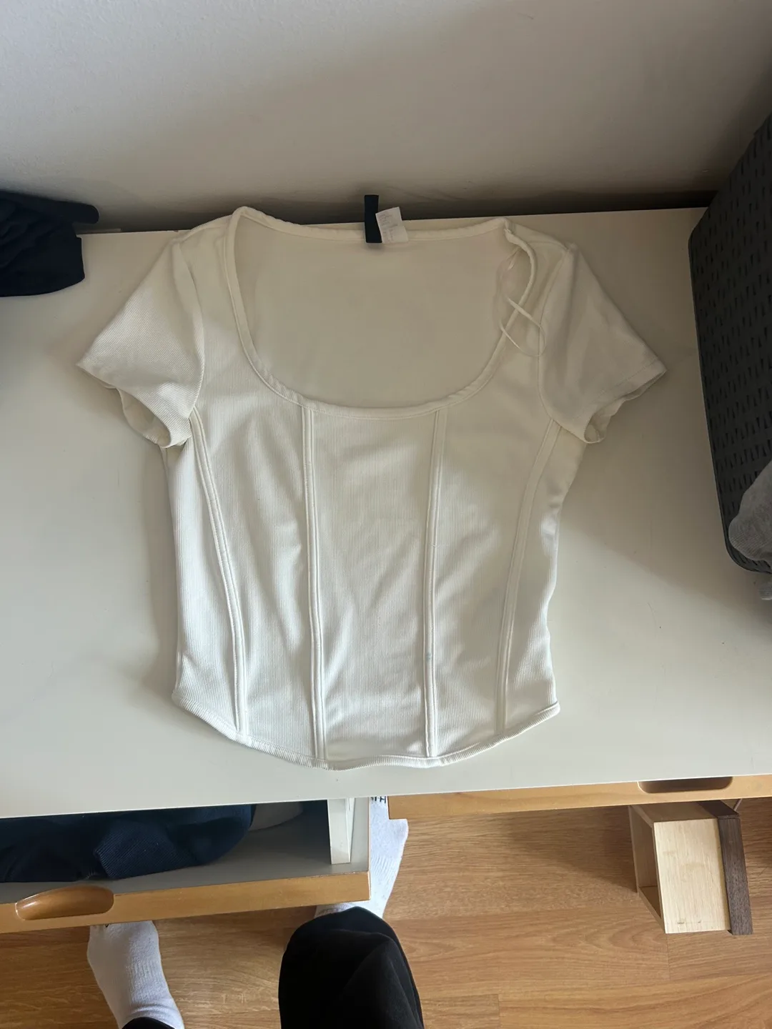 Cream-coloured Ribbed Crop Top thumbnail
