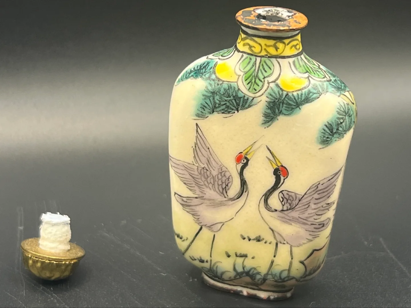 Chinese Snuff Bottle with Crane Painting image indicator(2)