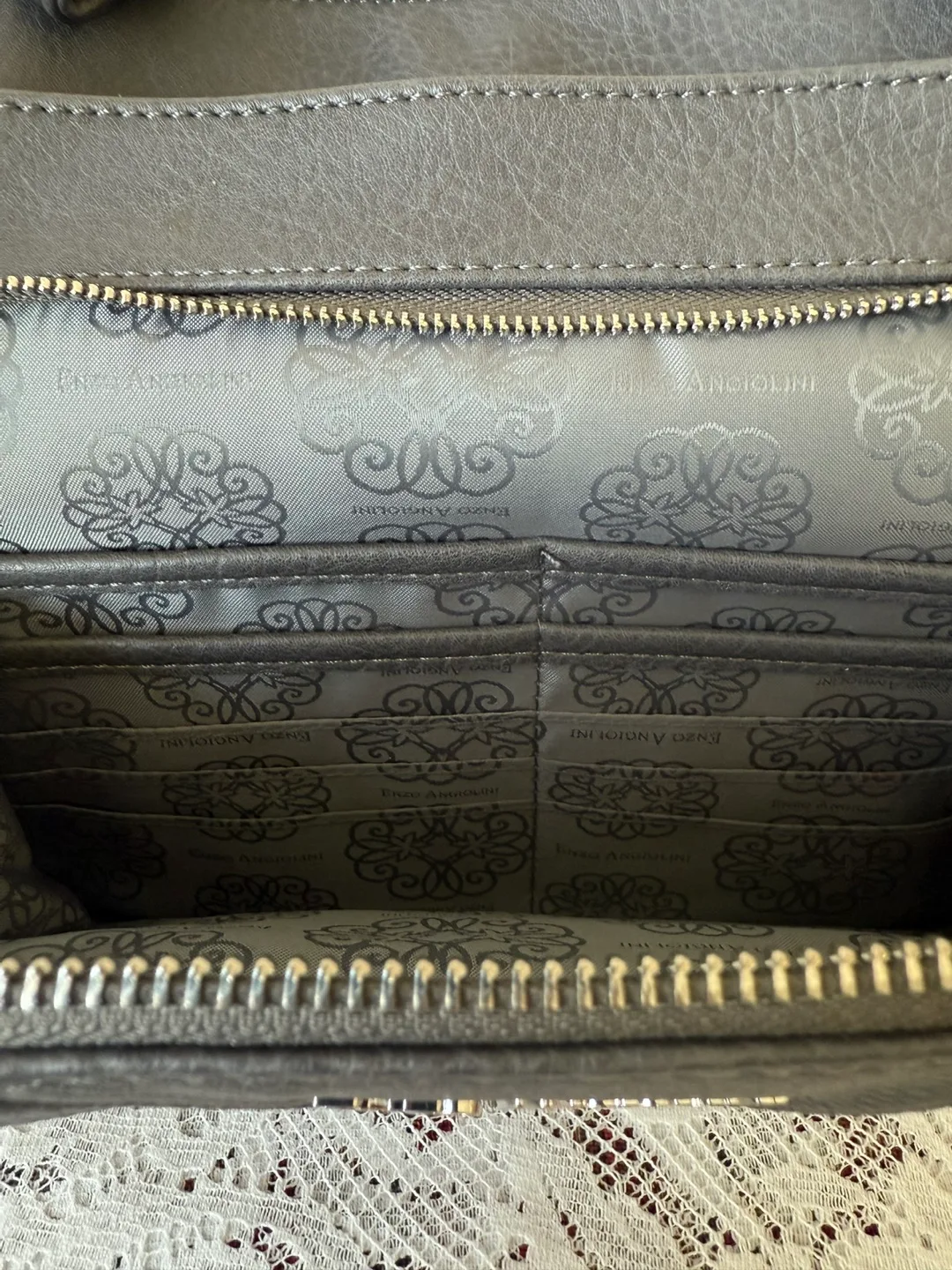 💚 TOTE BAG / RETAIL VALUE: $49.99 (Great condition) image indicator(5)