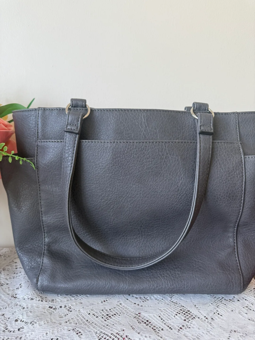 💚 TOTE BAG / RETAIL VALUE: $49.99 (Great condition) image indicator(3)