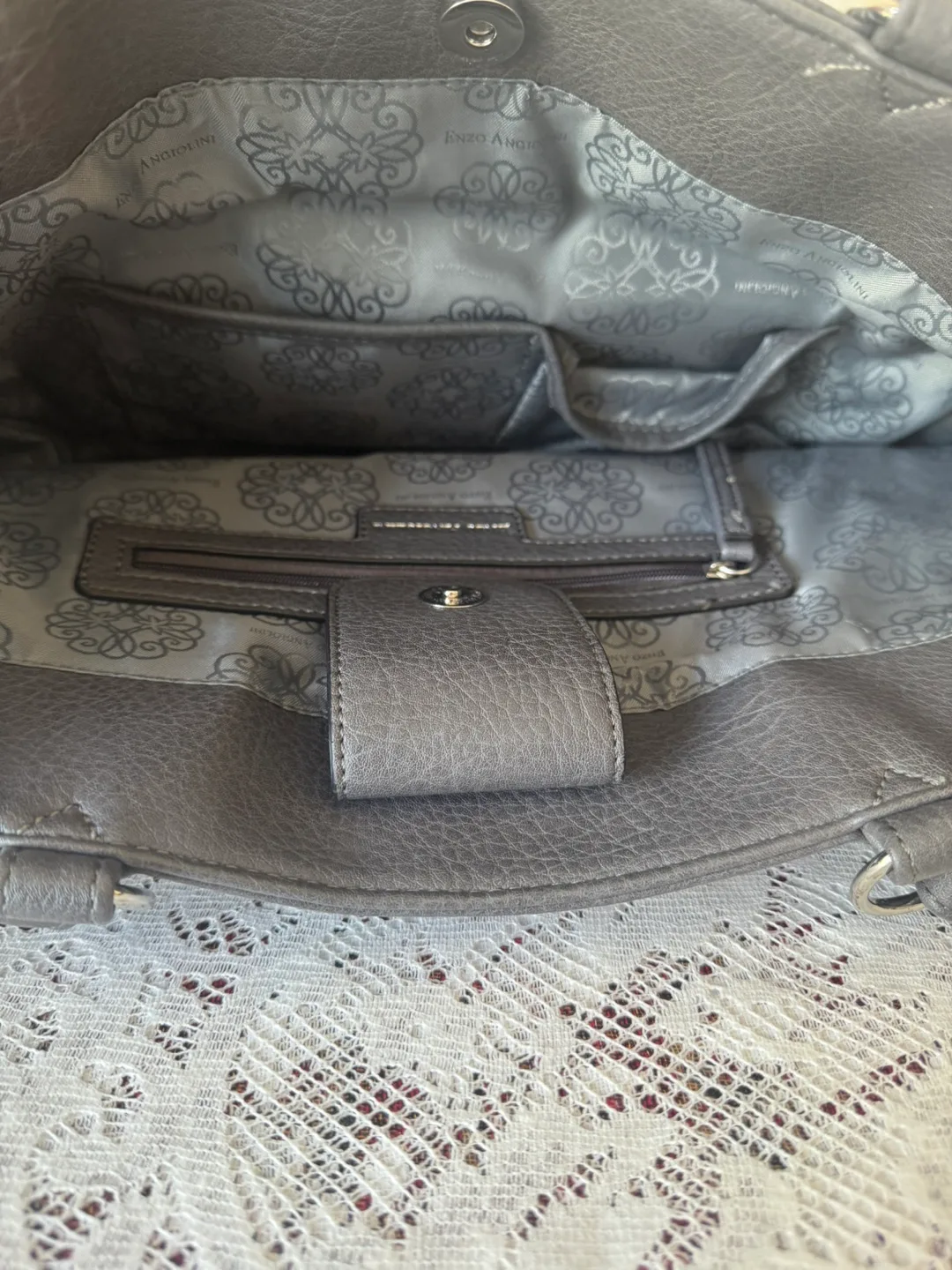 💚 TOTE BAG / RETAIL VALUE: $49.99 (Great condition) image indicator(6)