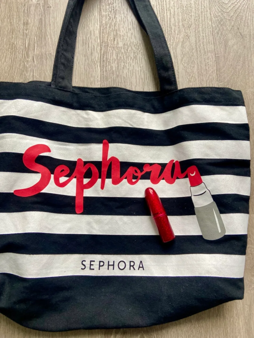 MAC Lipstick and Sephora Tote Bag image indicator(3)