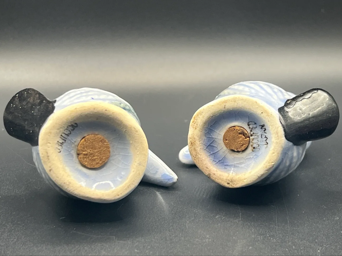 Vintage Bird Salt and Pepper Shakers image indicator(2)