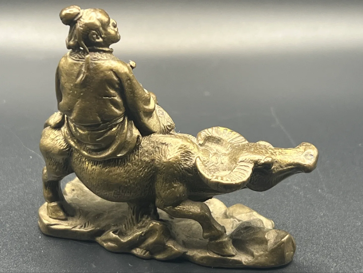Brass Figurine Lao Tzu Riding a Water Buffalo image indicator(3)
