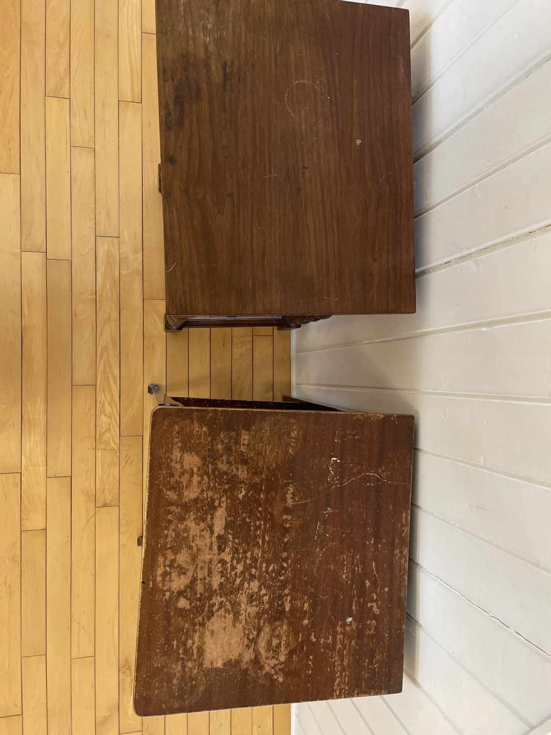 Pair of Vintage Wooden End Tables - photo 4
