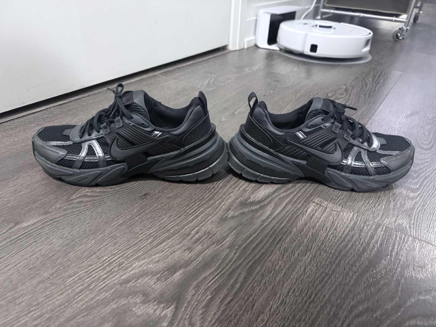 Nike Y2K Black Sneakers sz US8 - photo 4