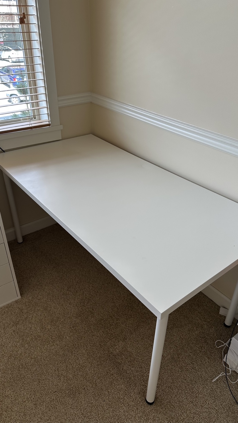IKEA White Desk - Excellent Condition