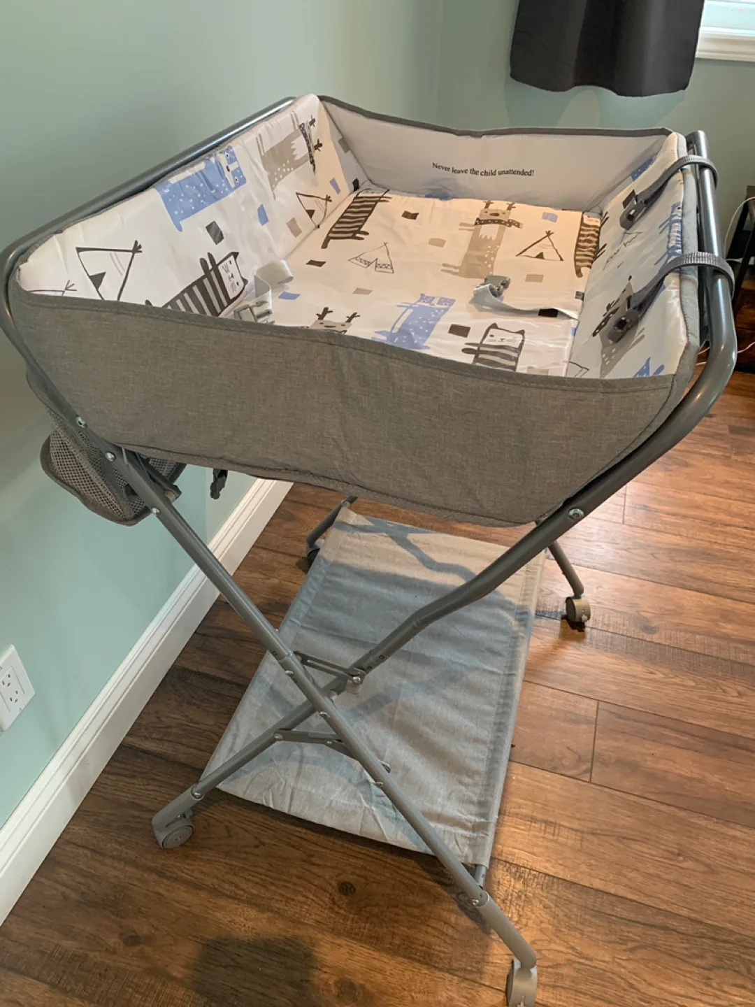 Portable Baby Changing Station image indicator(2)