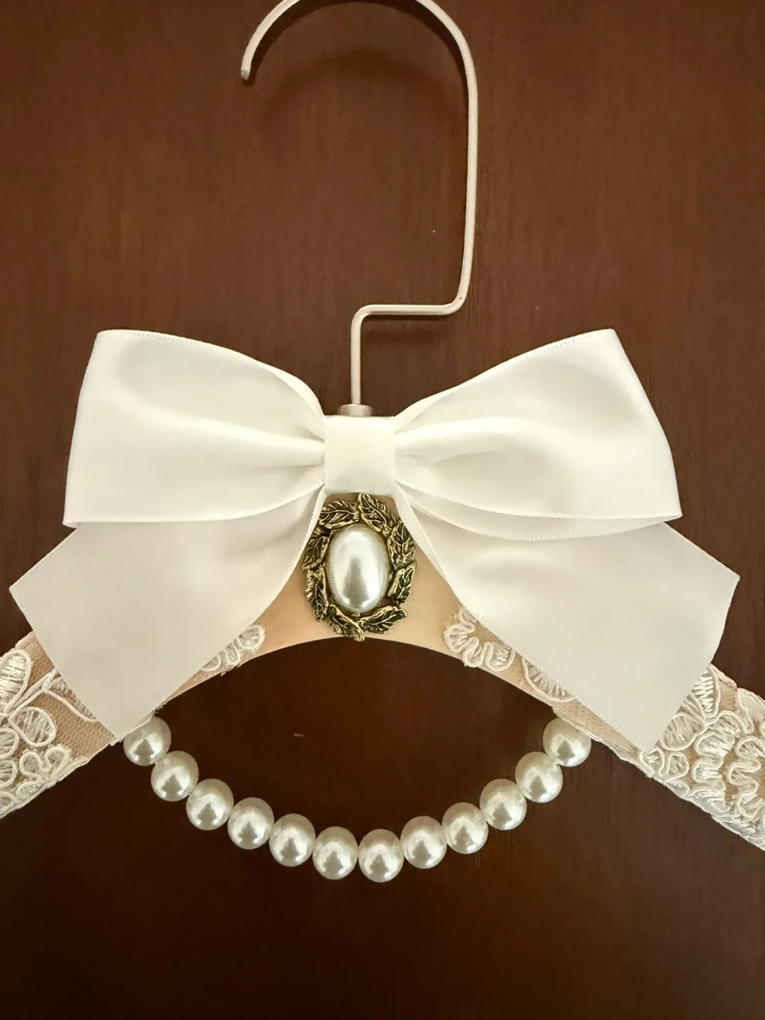 Elegant Bridal Dress Hanger with Pearl and Lace Detail image indicator(2)