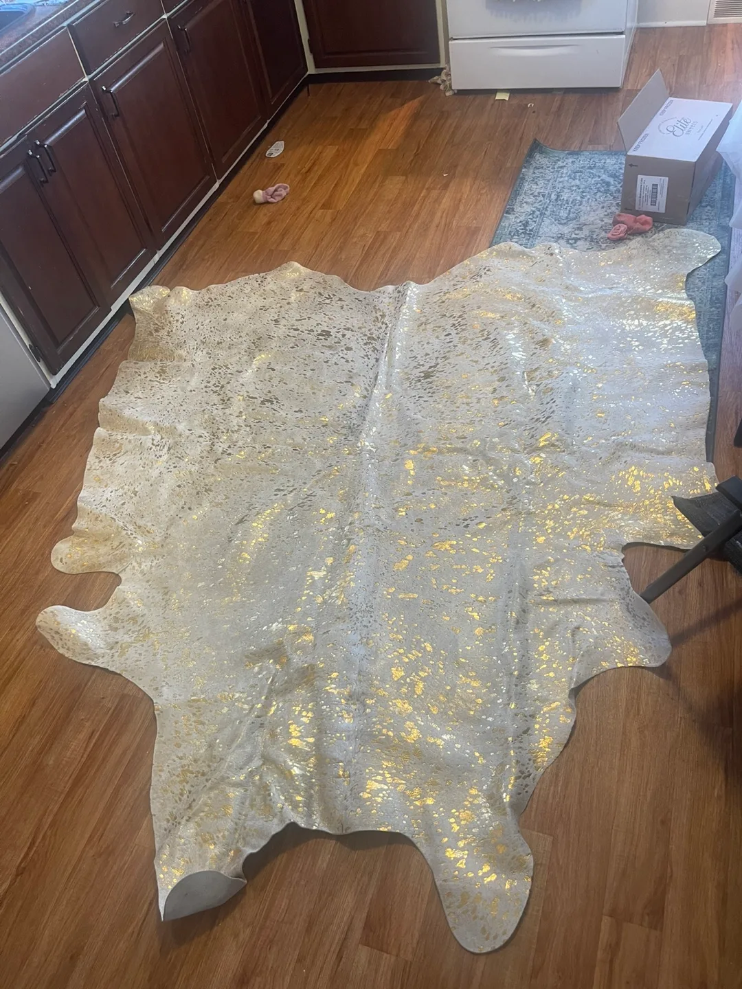 Natural Rugs Gold Cowhide Hide image indicator(2)