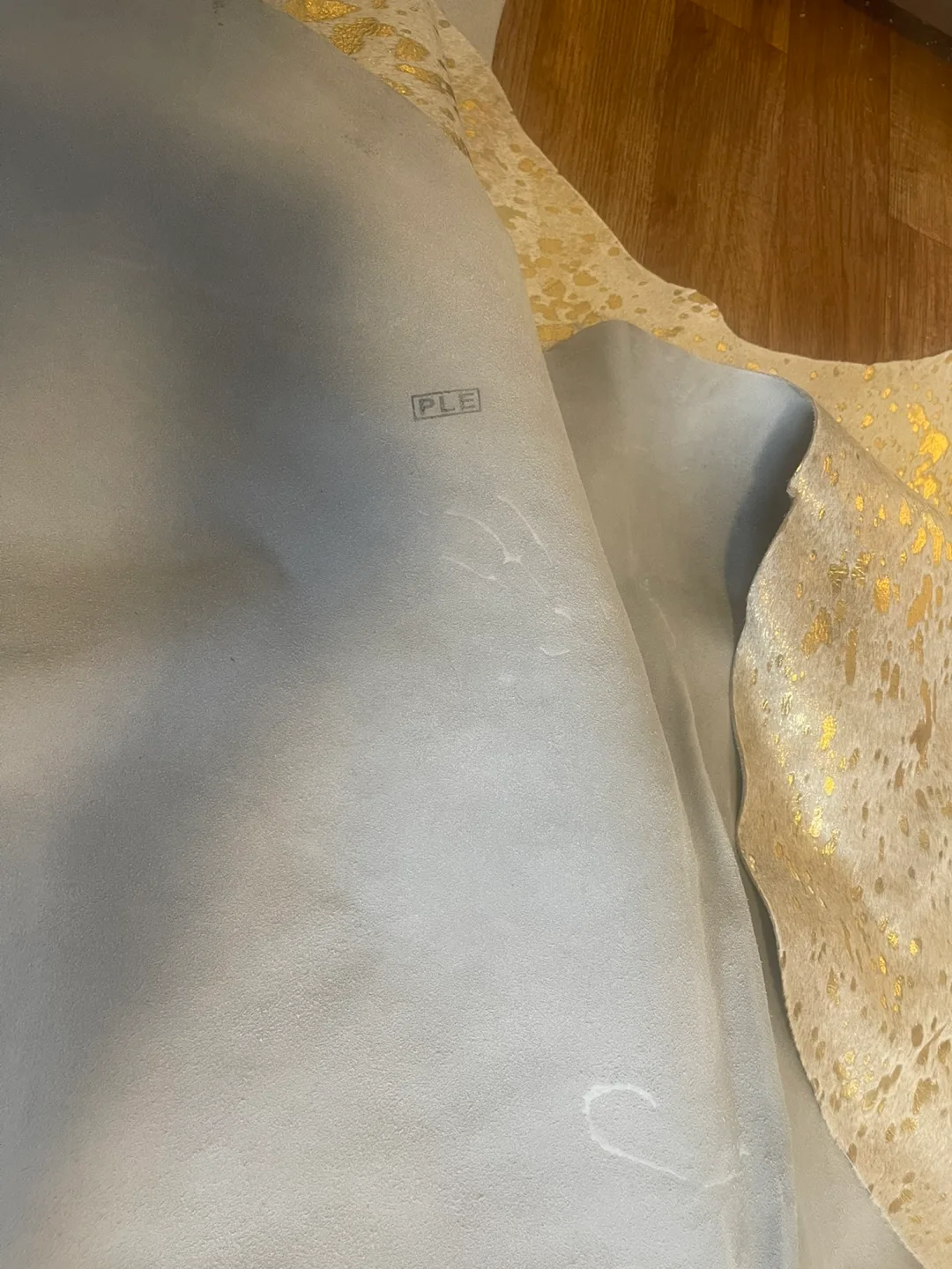 Natural Rugs Gold Cowhide Hide image indicator(7)