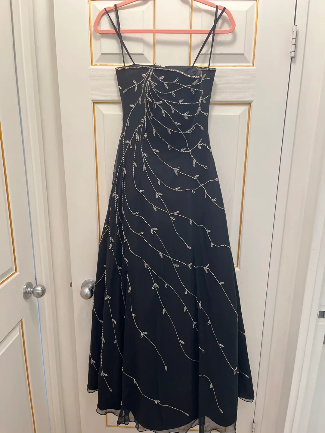 Elegant Black Beaded Evening Gown - Size 6 thumbnail