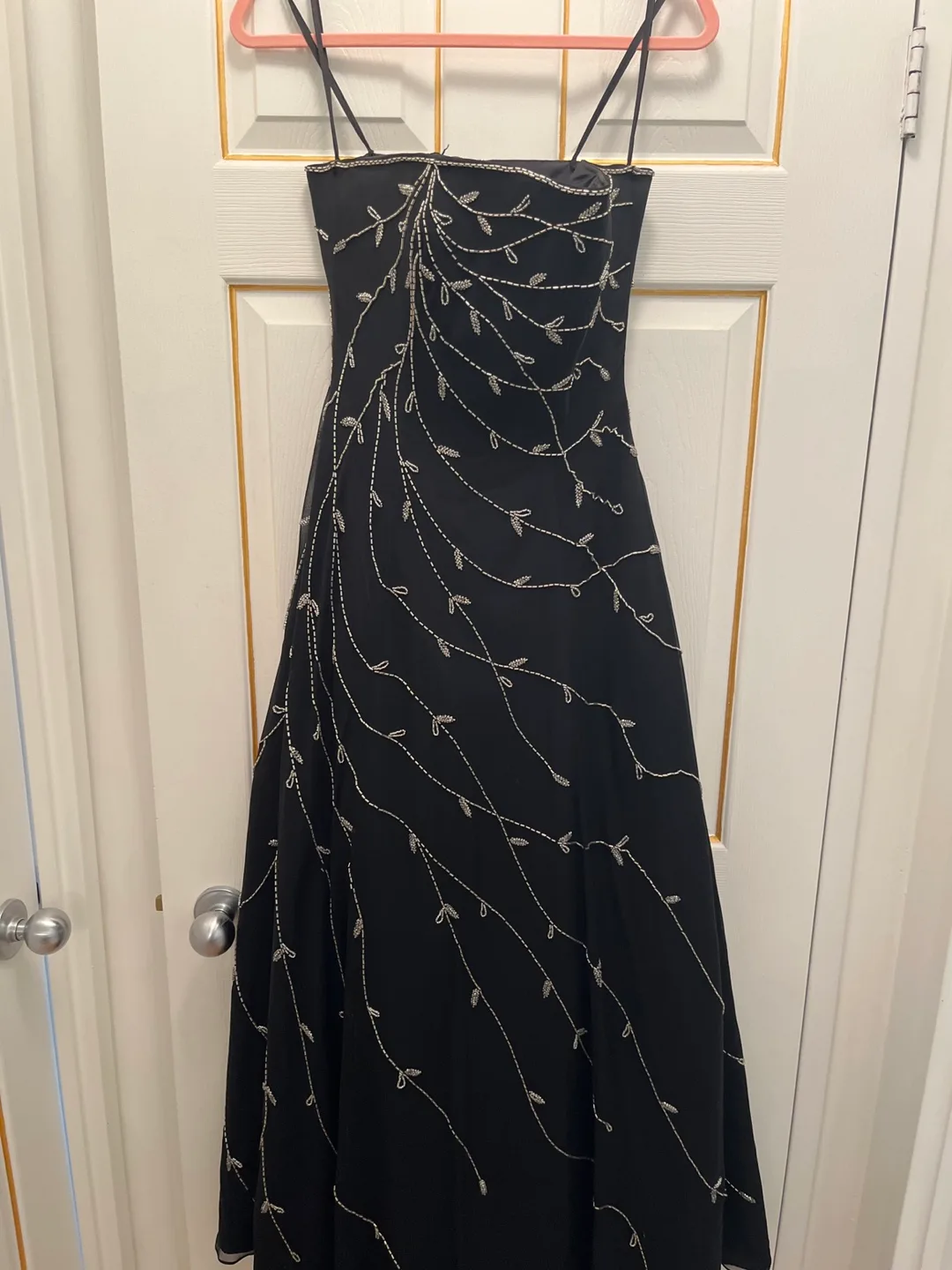 Elegant Black Beaded Evening Gown - Size 6 image indicator(2)