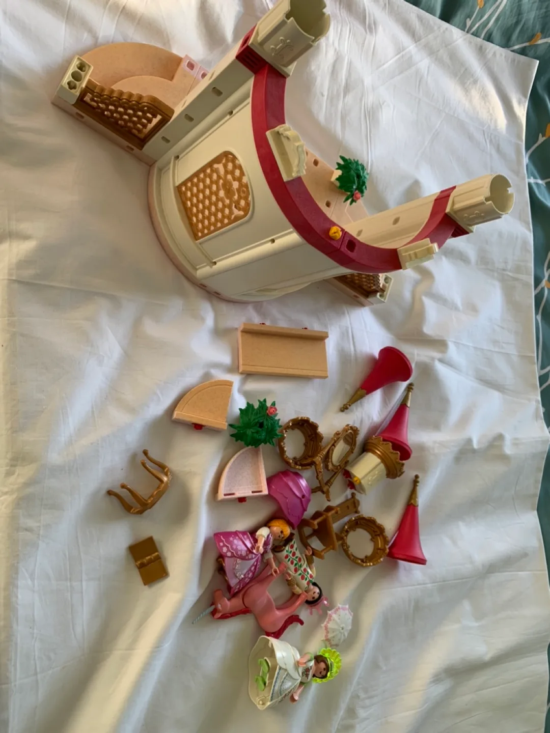 Playmobil Lot -  Houses, Figures & Accessories image indicator(4)