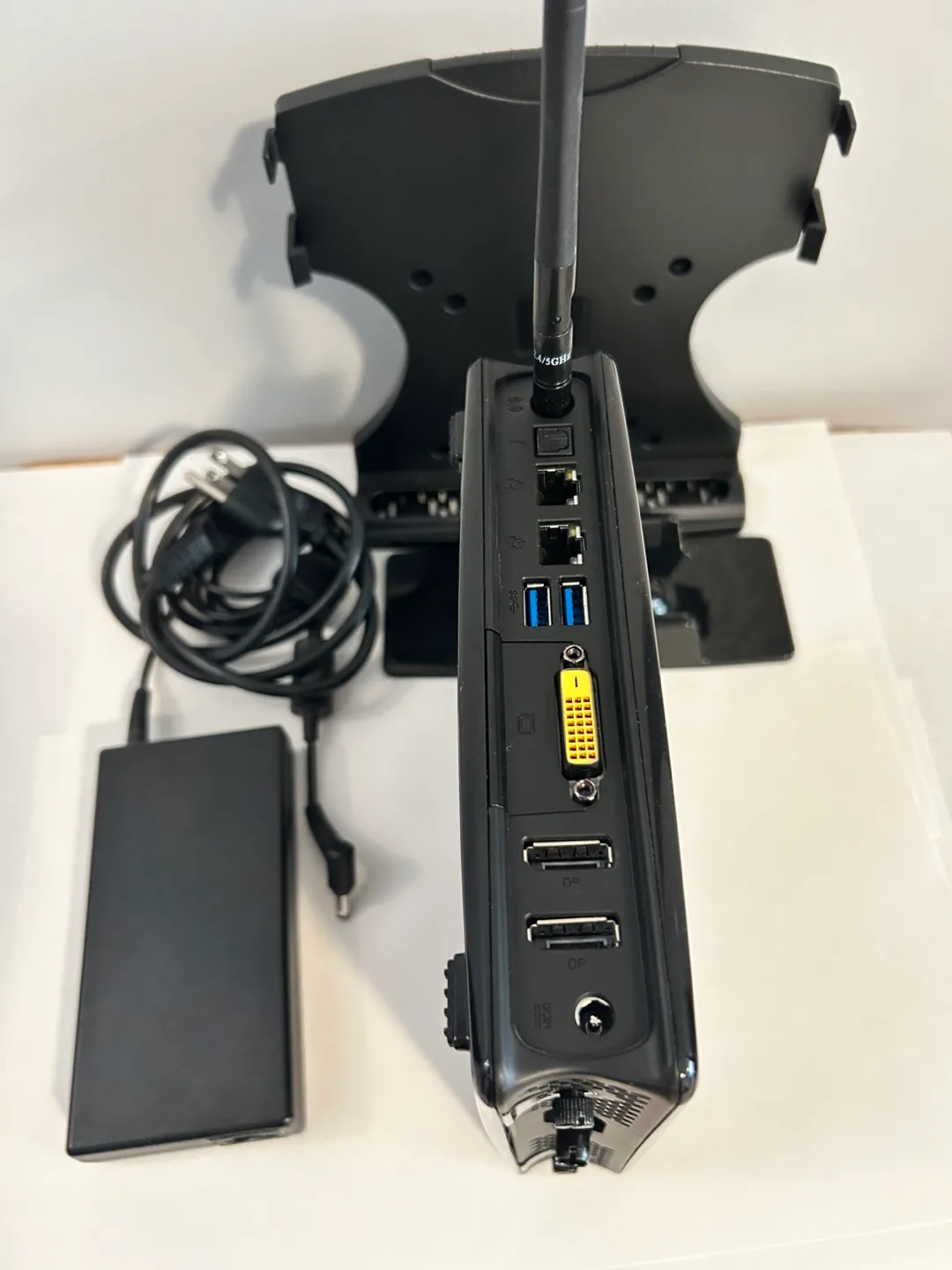 ZOTAC ZBOX EI730 Mini PC - 4K Ultra HD image indicator(2)