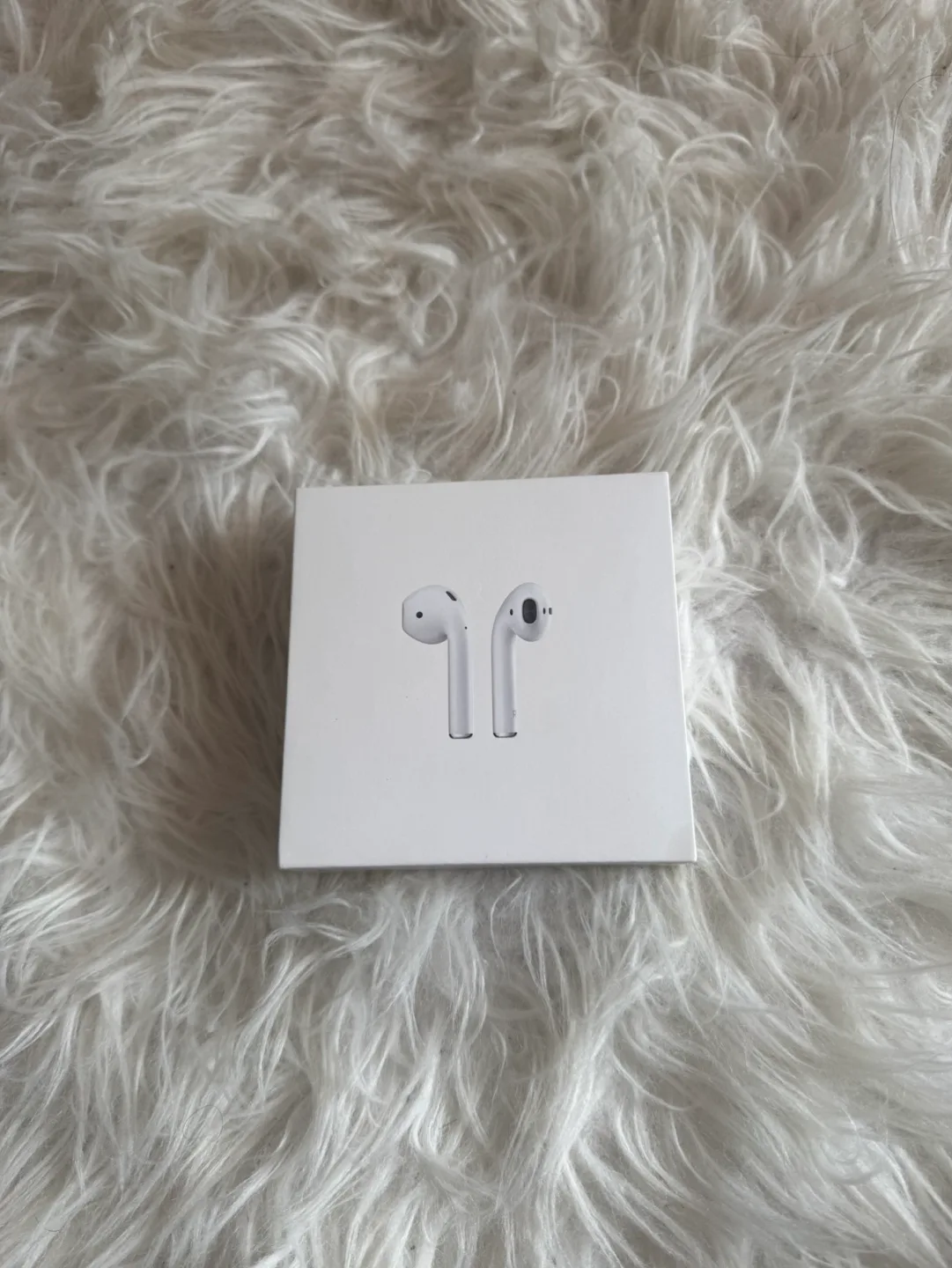 Apple AirPods with Charging Case image indicator(4)