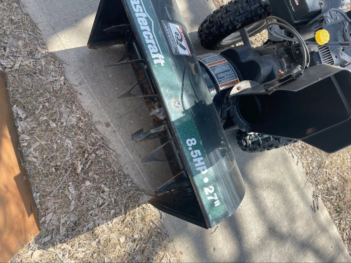 Mastercraft Deluxe 27" 8.5 HP Snowblower image indicator(3)