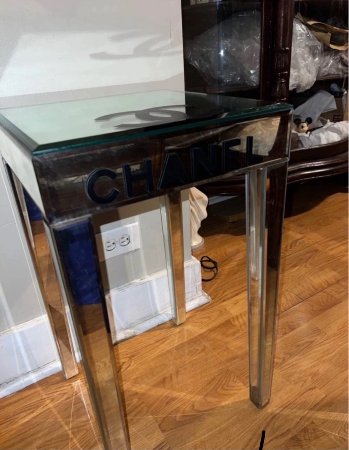 Chanel Mirrored Side Table💚 - photo 2