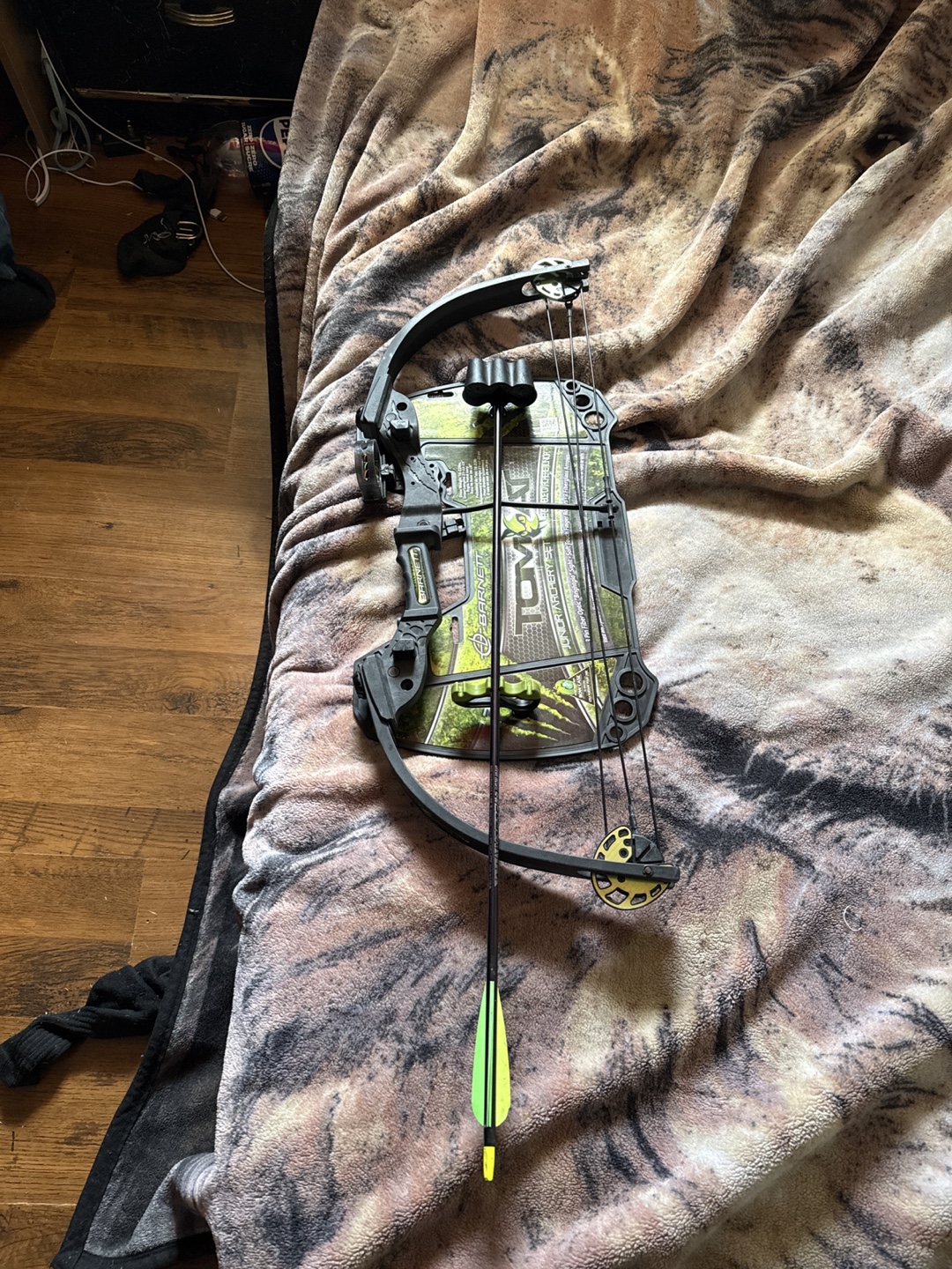 Barnett Youth Bow and Arrow Set