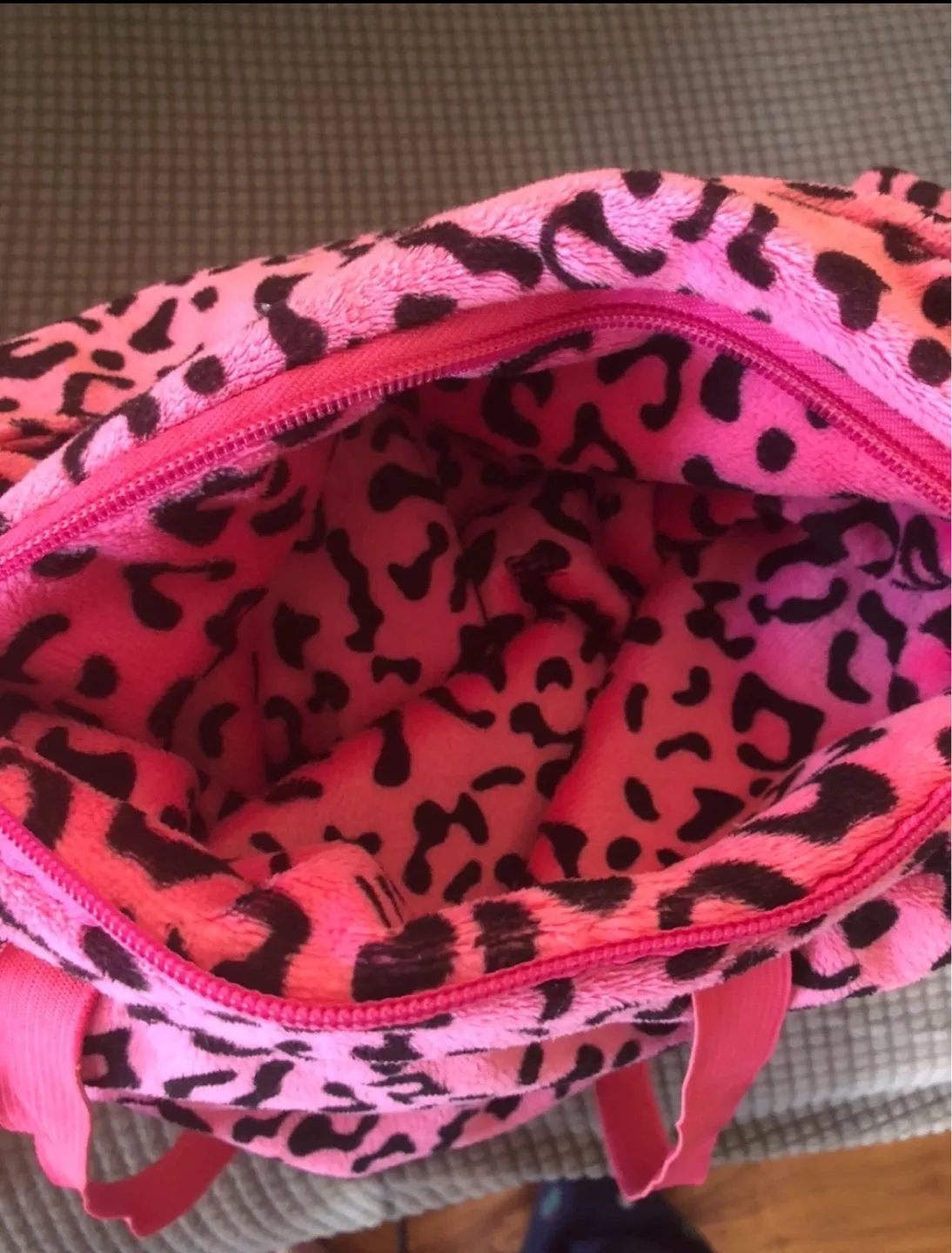 Pink Leopard Print Travel Bag image indicator(2)