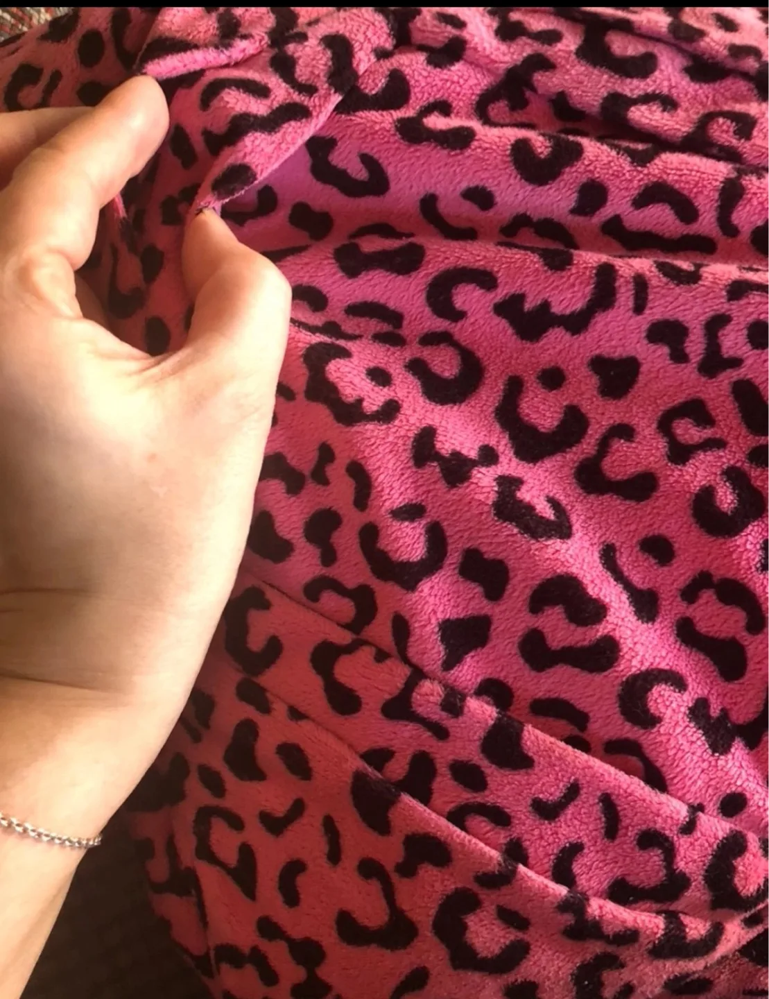 Pink Leopard Print Travel Bag image indicator(4)